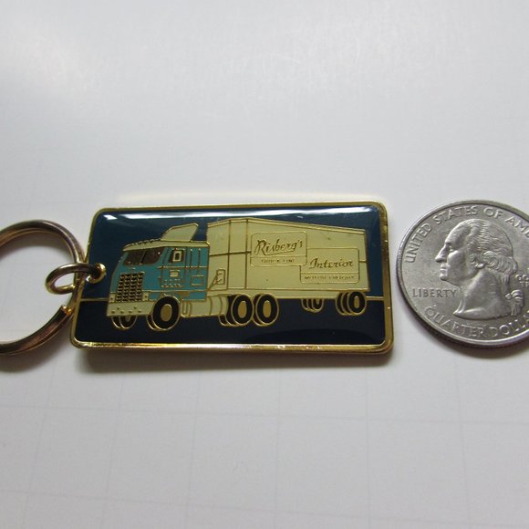 Trucker Keychain - Picture 7 of 12